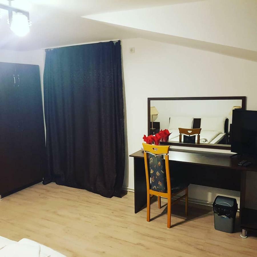 Casa Lions Hotel Тимишоара Екстериор снимка