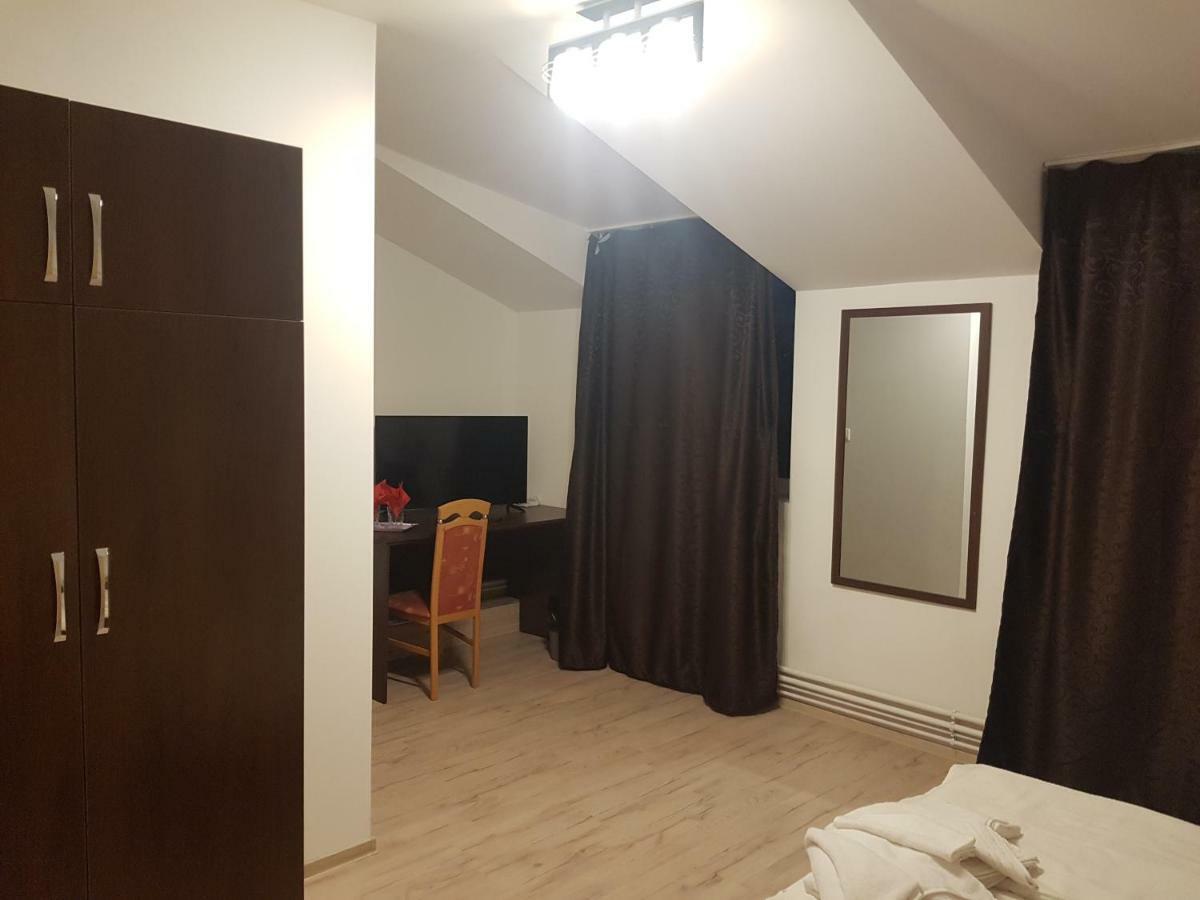 Casa Lions Hotel Тимишоара Екстериор снимка
