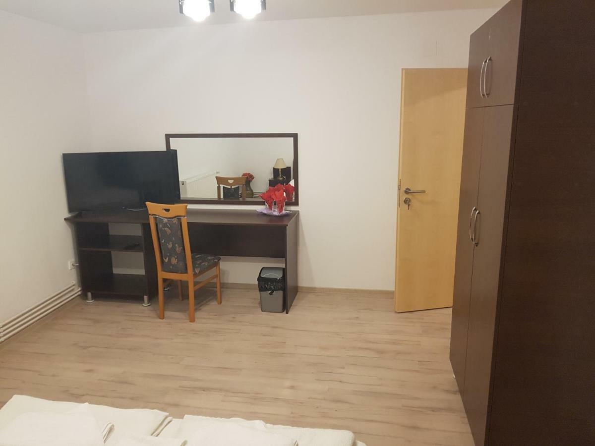 Casa Lions Hotel Тимишоара Екстериор снимка